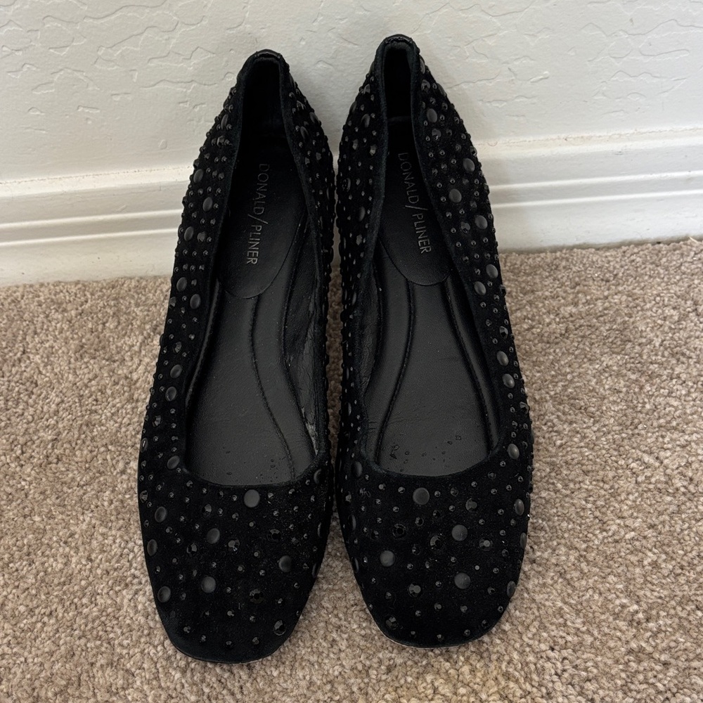 Donald J. Pliner Black Leather Women's Flats 8.5. Beads & Studs.